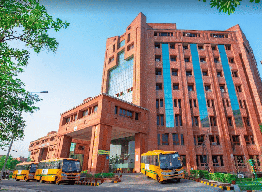 Sharda University Academic Building photo 2